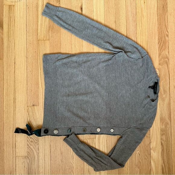 Marc Jacobs Sweater gray 100% wool silk long sleeve embellished buttons size XS - Picture 3 of 9